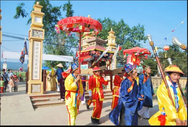  A 5-Day Adventure in Danang: From Marble Mountains to Tuy Loan Ancient Village 4gmu1u